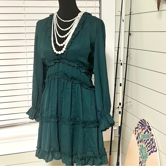 VETOZZA,OPEN BACK DRESS, Emerald Green Ruffled, Completely Lined,GORGEOUS, L - Picture 13 of 16